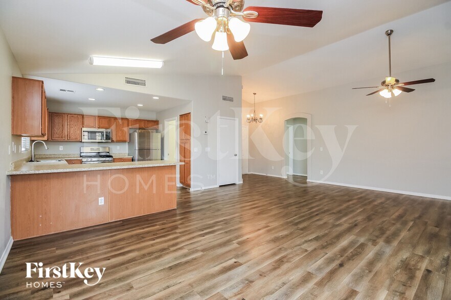 Building Photo - 13338 W Boca Raton Rd