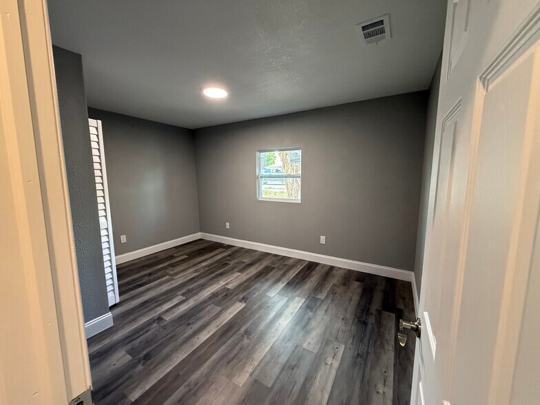 Building Photo - 2601 Dairy Rd