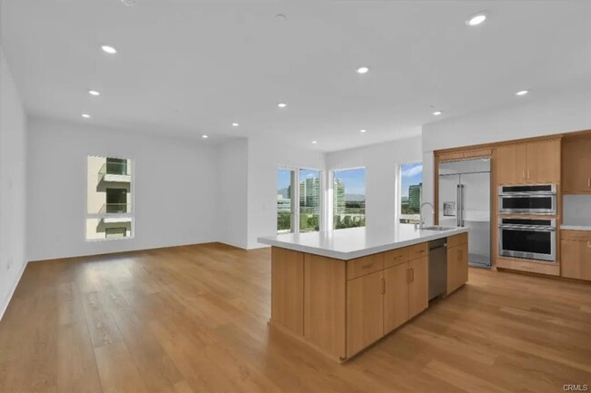Building Photo - 3614 Rivington