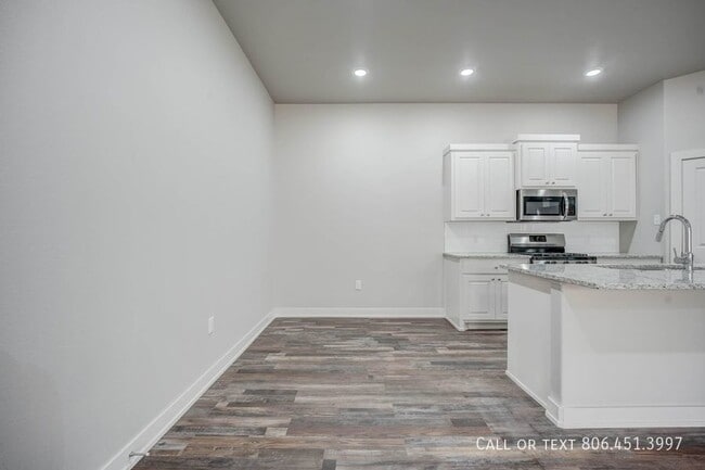 Building Photo - Gorgeous 3/2/2 in SW Lubbock