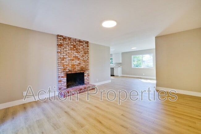 Building Photo - 86 Dalma Dr