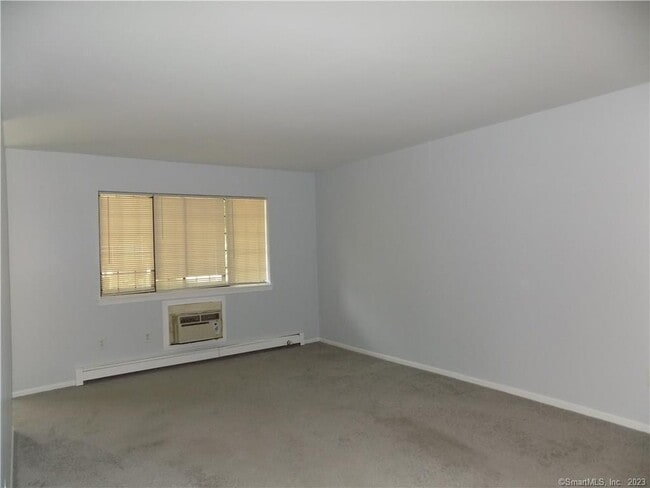 Building Photo - 25 Canterbury Ct