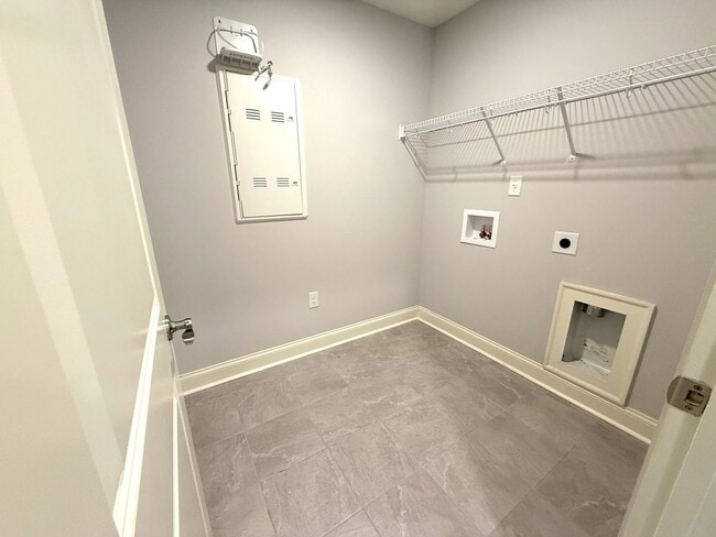 Building Photo - Wonderful 4 bedroom home