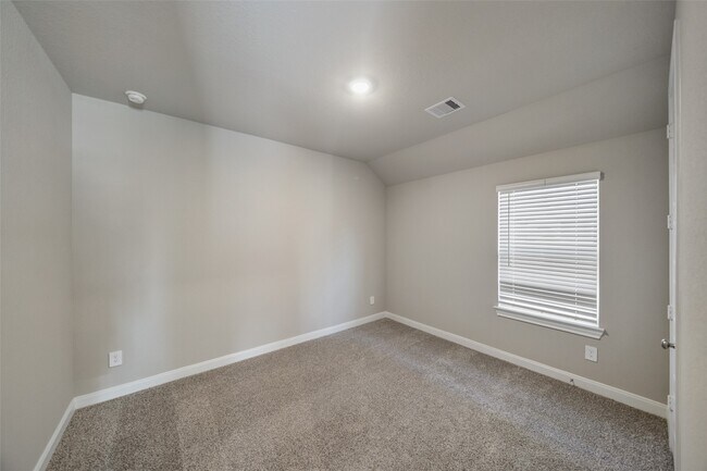 Building Photo - 17716 Ml Mnr Dr