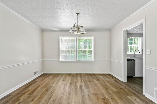 Building Photo - 208 S Rockborough Ct