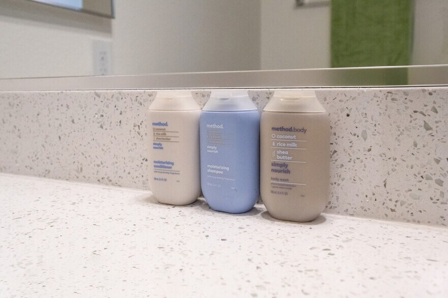 Building Photo - 6113 Yuzu Pl