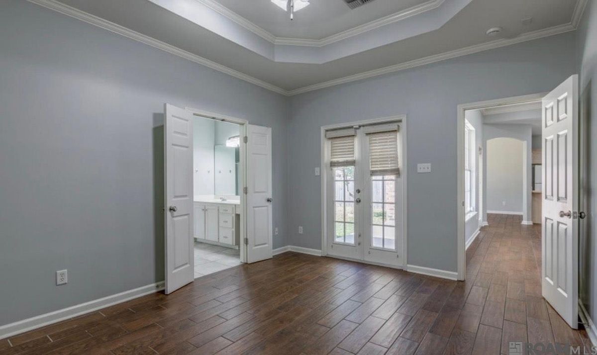 Building Photo - 225 Shadowbrush Bend