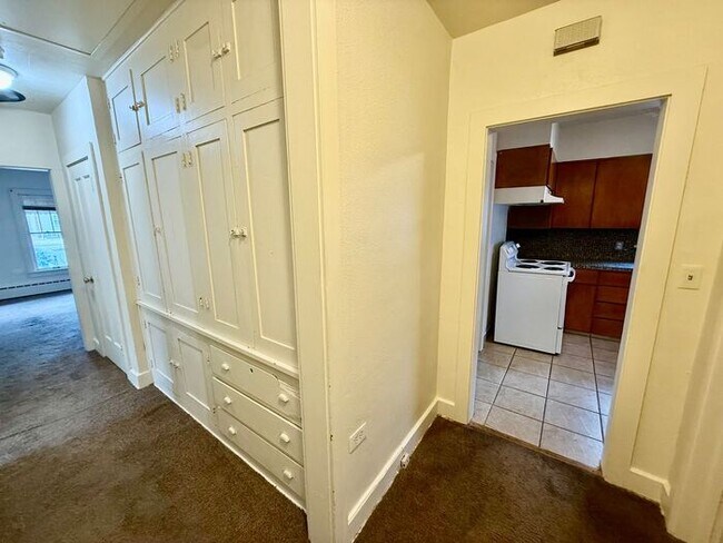Building Photo - 1/2 Off First Months Rent! 3 Bed + 2 bonus rooms in basement, 2 Bath Home NEAR CSU! Flexible leas...