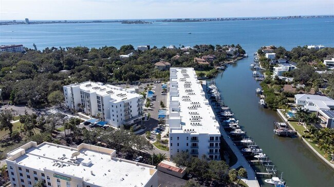 Building Photo - 1709 N Tamiami Trl