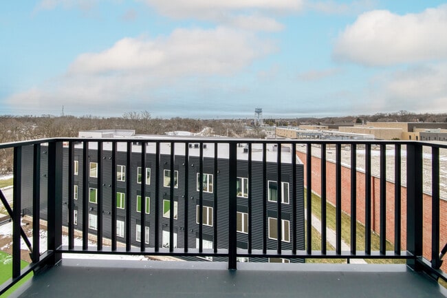 Building Photo - 8041 W Bluemound Rd