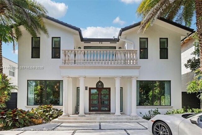 Building Photo - 34 SW 22nd Rd