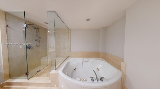 Building Photo - 3101 S Ocean Dr