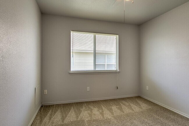 Building Photo - 1108 Blewett Dr