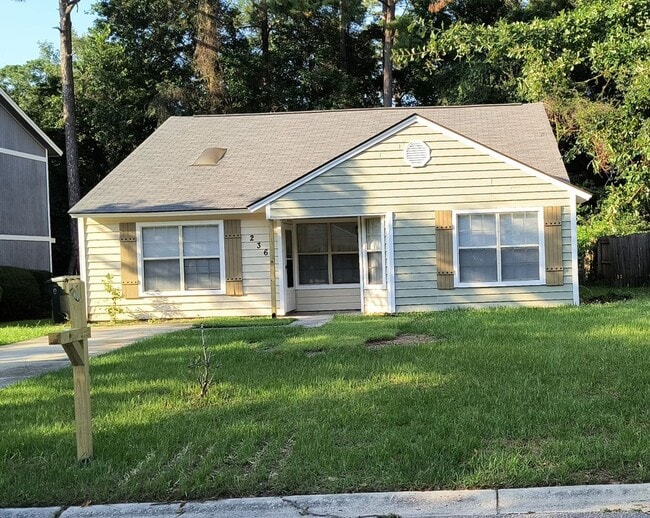 Primary Photo - 236 Forest Ridge Dr