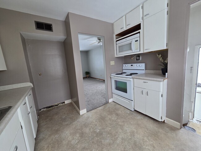 Building Photo - 2415 Carew St