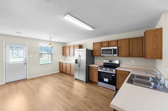 Building Photo - 2633 Salt Maker Way