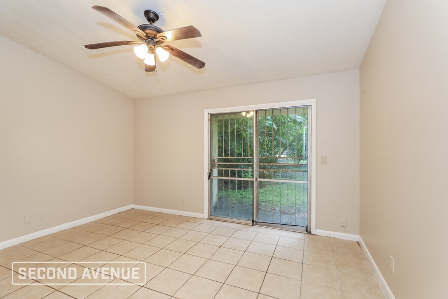 Building Photo - 6758 Gaspar Cir E
