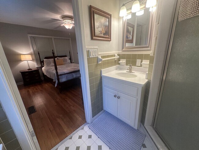 Building Photo - Call Amanda Tate at 757-289-6810 for more ...