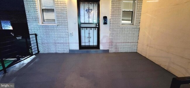 Building Photo - 4679 N 16th St