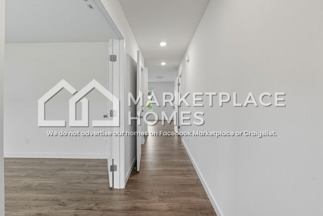 Building Photo - 4151 Hines Ln NE