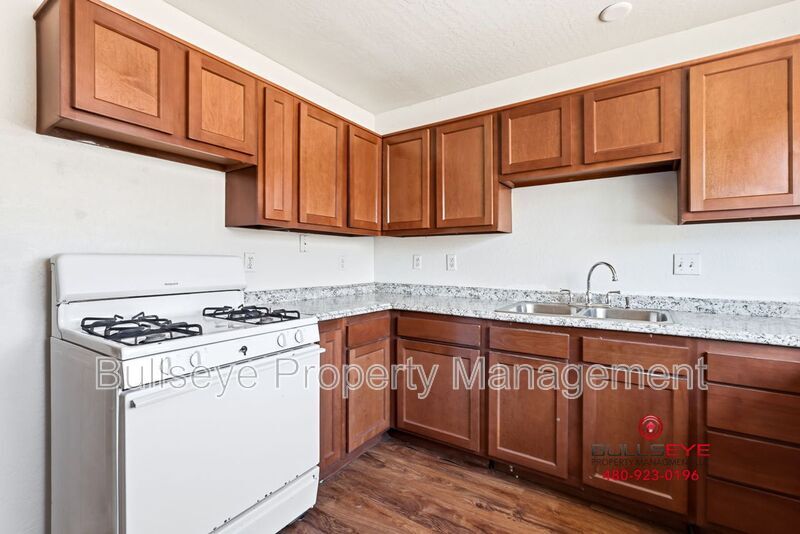 Building Photo - 5644 S 7th St