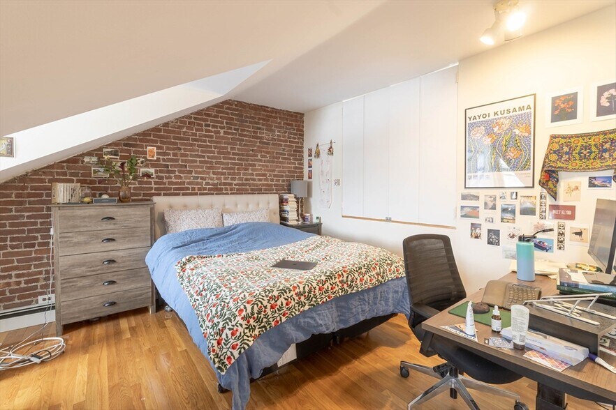 Building Photo - 39 Garrison Rd