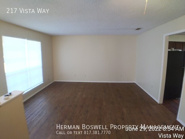 Building Photo - 217 Vista Way