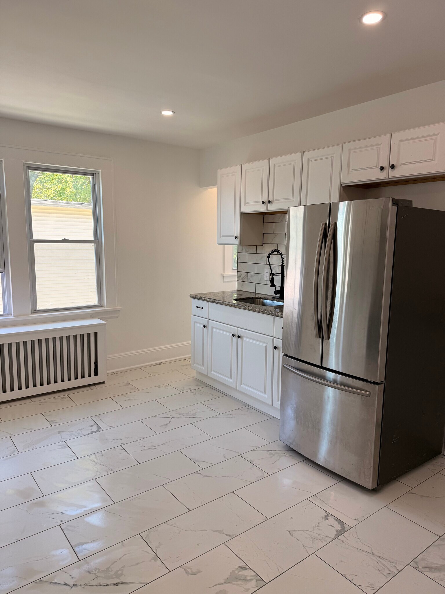 Building Photo - 103 Fox St