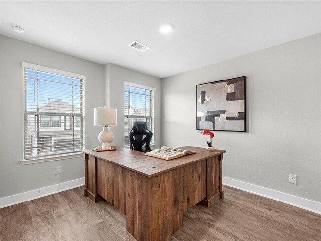 Building Photo - 4420 Ibiza Ln