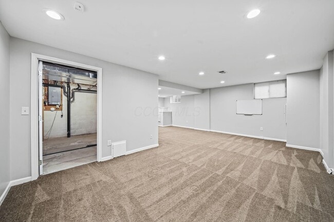 Building Photo - 1094 Farrington Dr