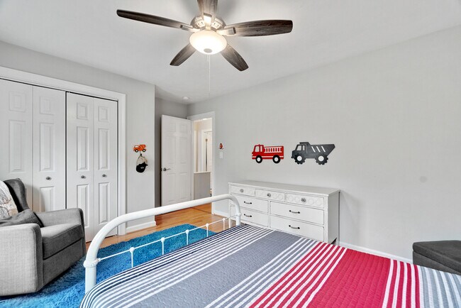 Building Photo - 717 Hempstead Ct