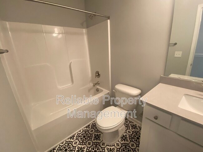 Building Photo - 23 Bluejack Ct