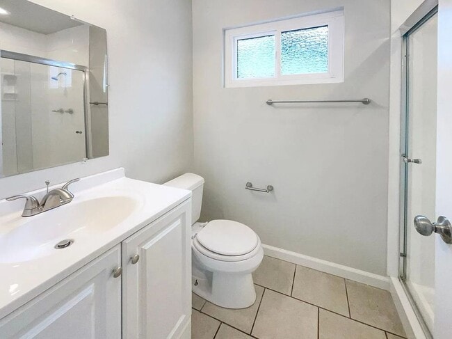 Building Photo - 5921 Hillsdale Blvd