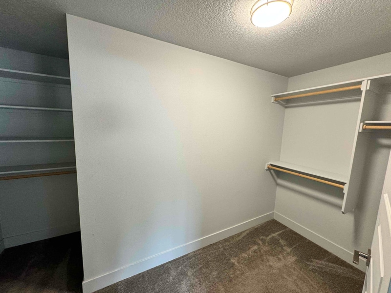 Building Photo - 302 Oak St