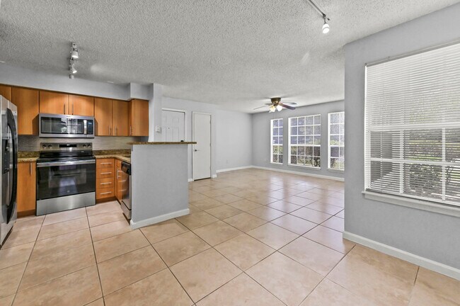 Building Photo - 1055 Crystal Way