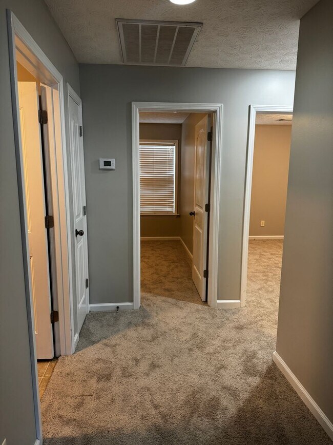 Building Photo - 9133 Saw Tooth Loop