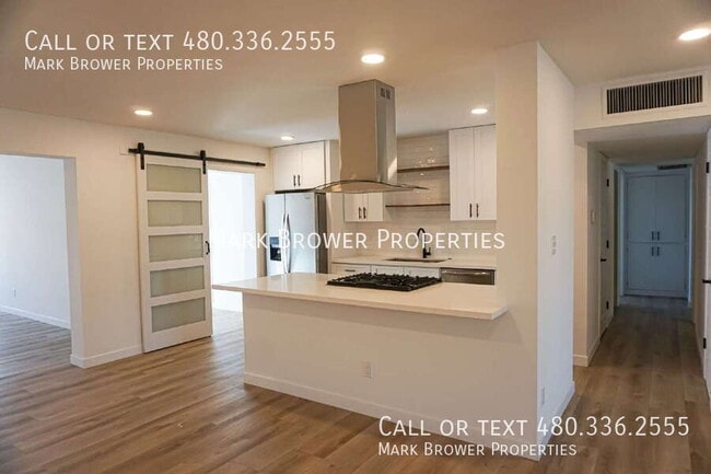 Building Photo - 713 S Darrow Dr