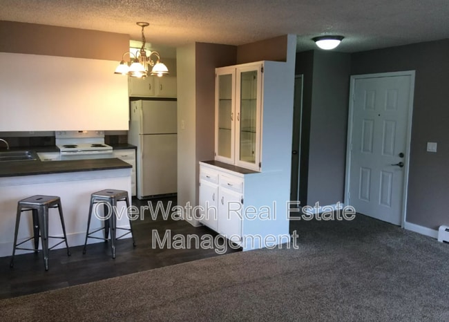 Building Photo - 6329 E 32nd Ave