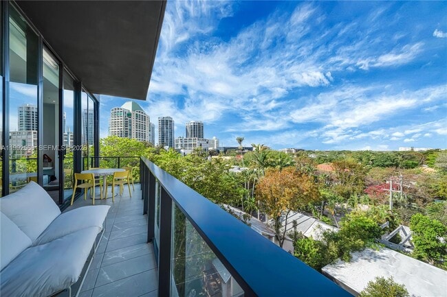 Building Photo - 3156 SW 27th Ave