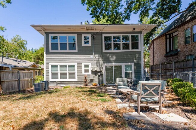 Building Photo - 5632 Willis Ave