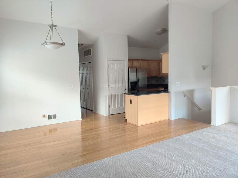 Building Photo - 25564 Portico Ln