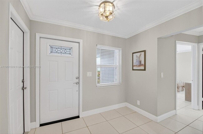 Building Photo - 3810 Rowena Cir