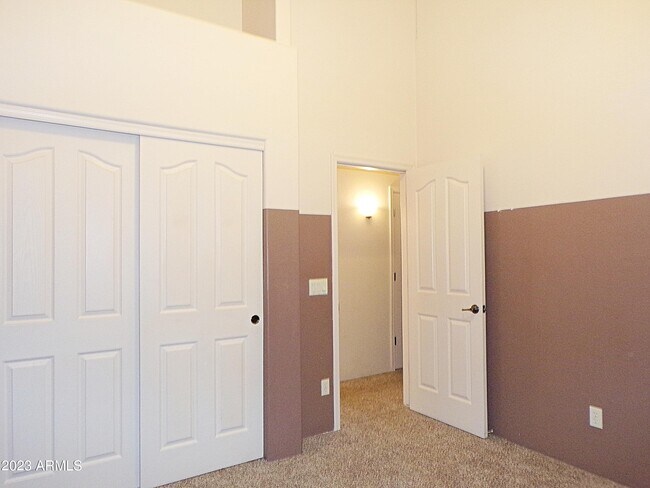 Building Photo - 885 Leonard Wood St
