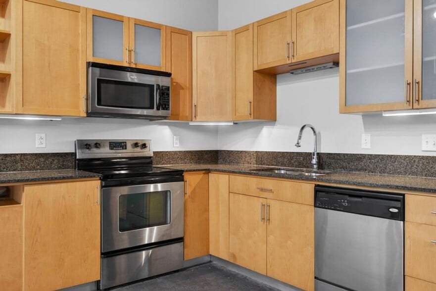 Building Photo - 1136 Washington Ave