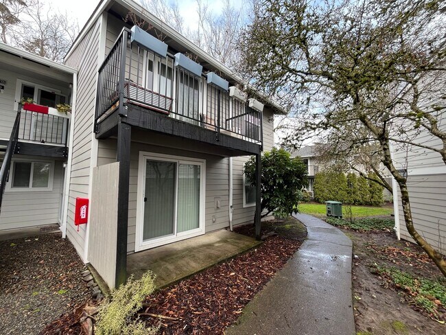 Building Photo - Updated 1st floor 1 X 1 Beaverton Condo! Close to Downtown Beaverton! Spacious & Open, Close to N...
