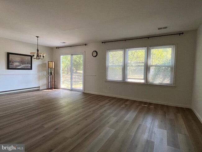 Building Photo - 12701 Pinecrest Rd