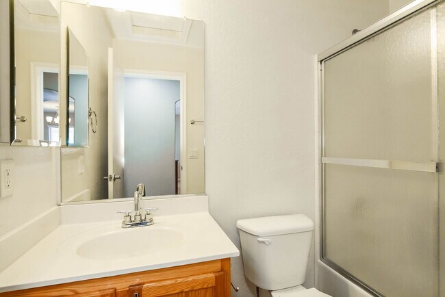 Building Photo - 12654 W Paradise Dr