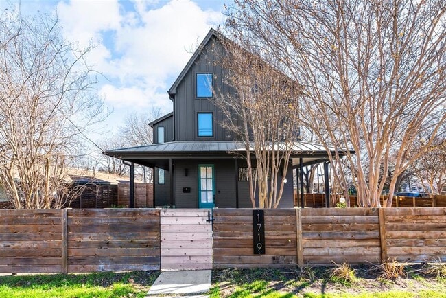 Primary Photo - 1719 Bluebonnet Ln