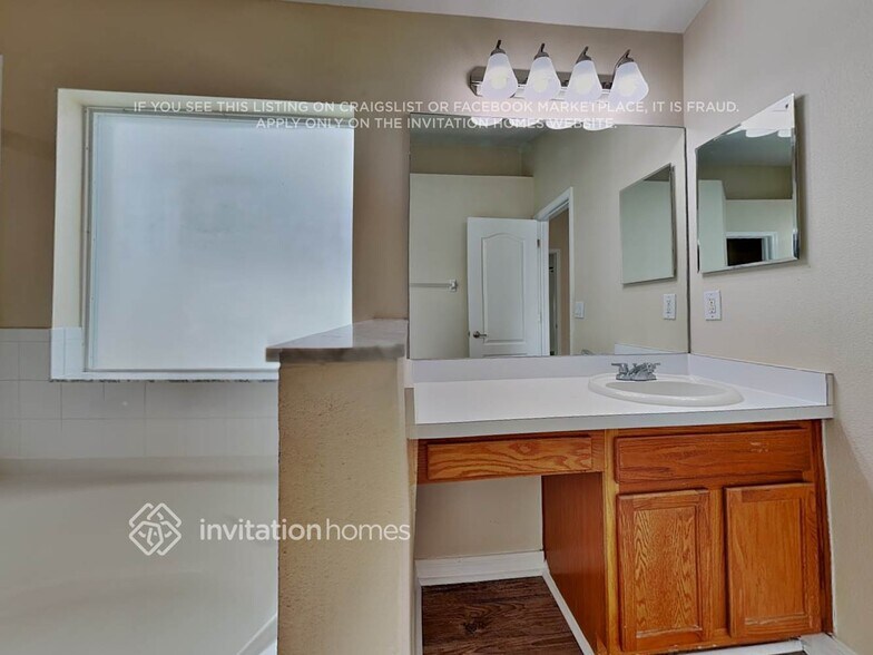 Building Photo - 13806 Royston Bend