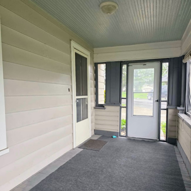 Building Photo - Large yard and quiet location in Findlay